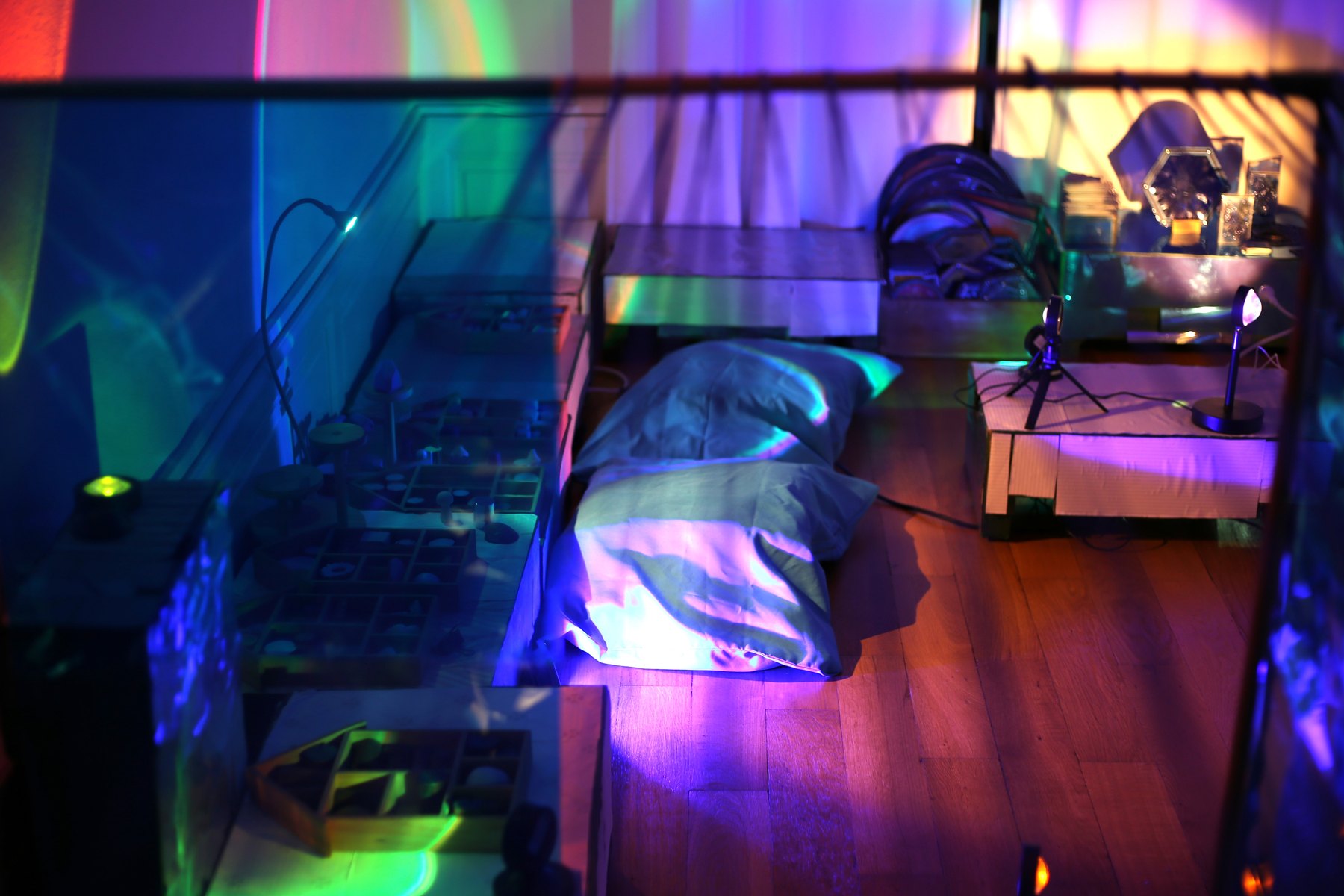 Juego con luz, reflejos y transparencias, imagen 3.