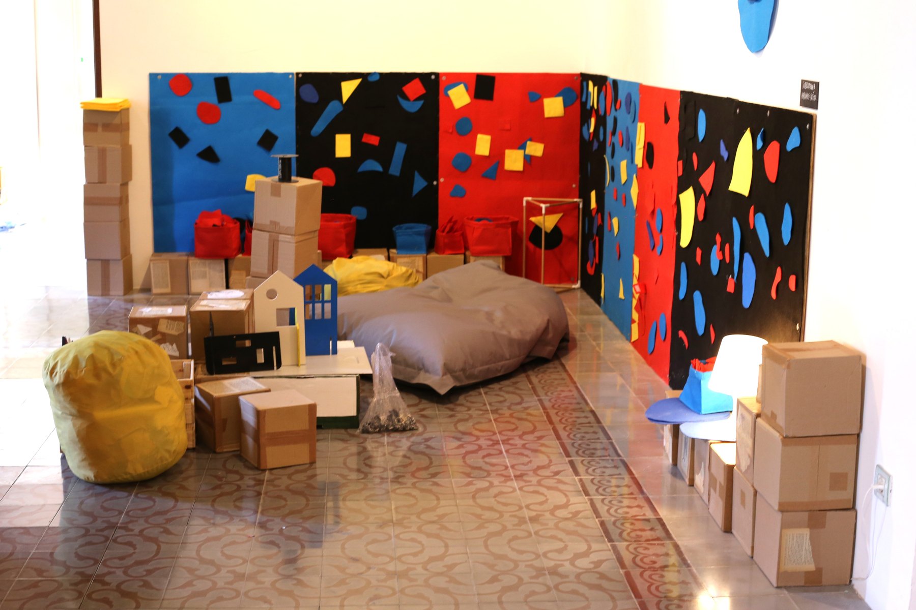 Ambiente de color inspirado en el universo de Joan Miró, imagen 18.