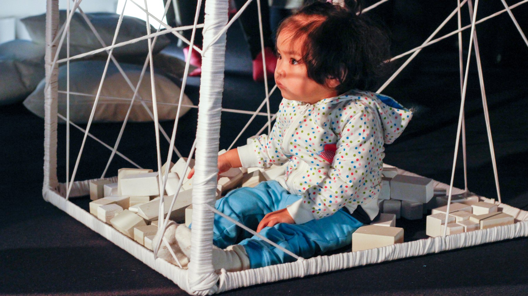 Exploración infantil de estructuras y tejidos, imagen 2.