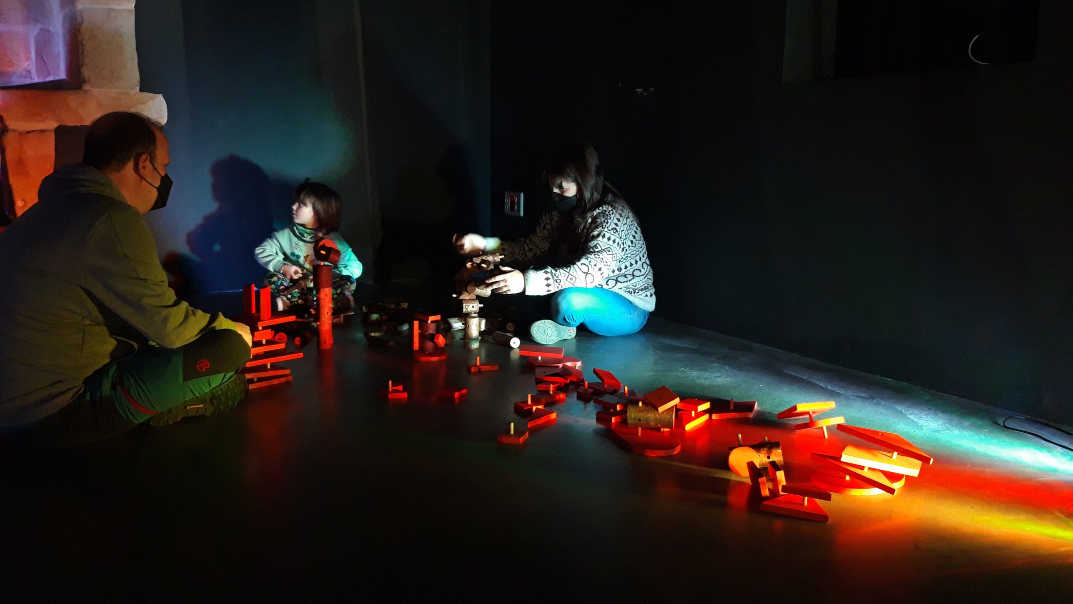 Laboratorio Serendipia · LUZ, SOMBRA, AIRE Y PROYECCIÓN · imagen 30.