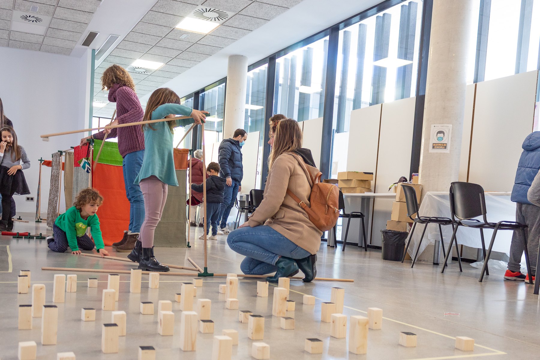 Talleres puntuales de Createctura en el Centro Cívico Cazoña: construir en común.