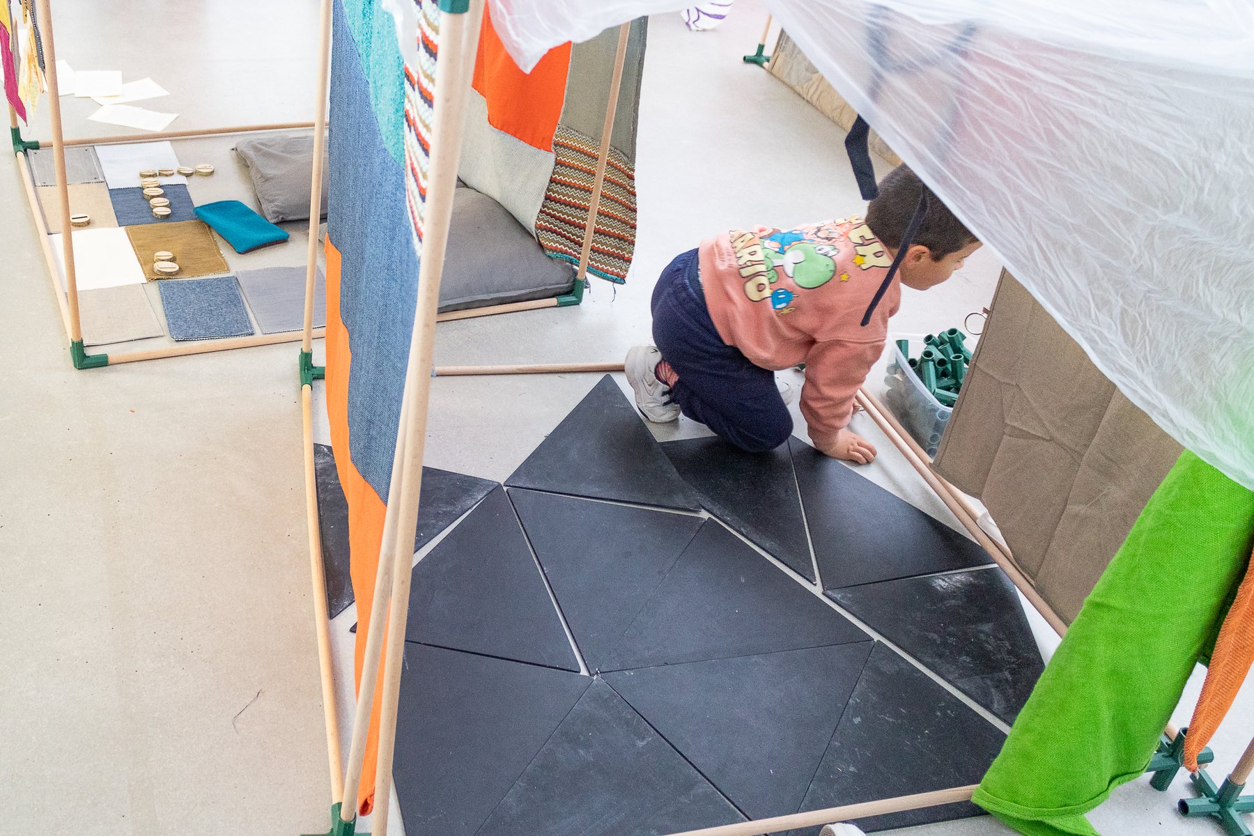 Talleres puntuales de Createctura en el Centro Cívico Cazoña: habitar una estructura.